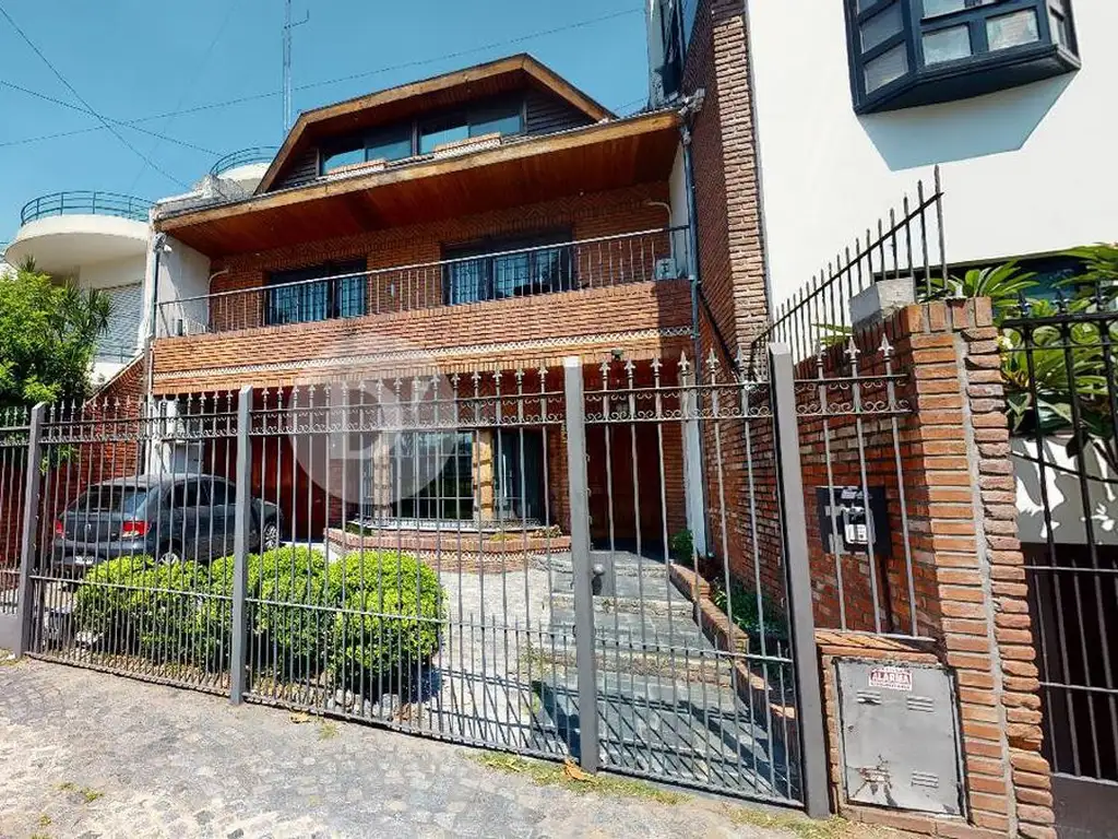 Venta - Casa 5 ambientes con 3 cocheras en Nuñez