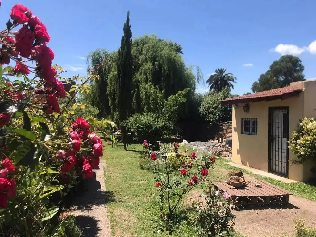 VENTA CASA 5 AMBIENTES QUINCHO PILETA JARDÍN GARAJE  LA REJA MORENO