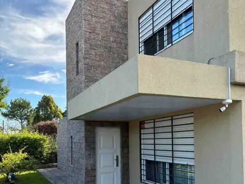 VENTA CASA PINAMAR 5 DORMITORIOS 4 BAÑOS AMUEBLADA