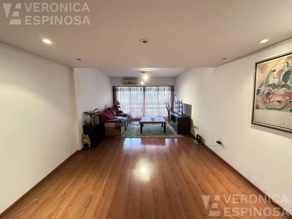 Departamento de 4 ambientes con cochera cubierta y baulera - Moron Sur