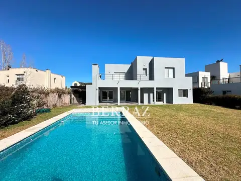 Casa venta 4 ambientes a la laguna San Francisco Villanueva lote de 850 m2