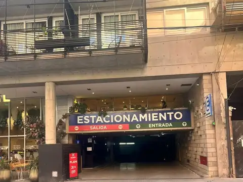 OPORTUNIDAD COCHERA MOVIL CUBIERTA EN VENTA FRENTE AL SANATORIO FLENI Y A POCAS CUADRAS DEL ESTADIO MONUMENTAL