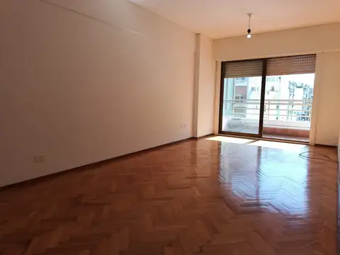 Espectacular departamento de 3 ambientes en Av. La Plata 260 3er. piso vistas abiertas