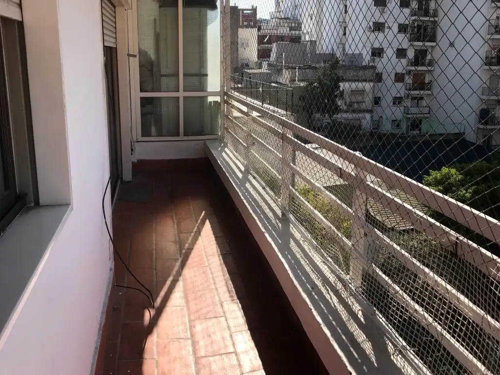 Espectacular departamento de 3 ambientes en Av. La Plata 260 3er. piso vistas abiertas