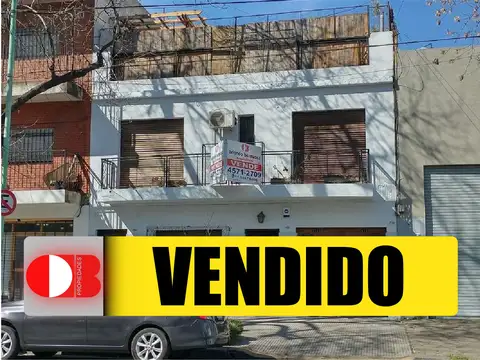 4 AMBIENTES AL FRENTE CON ENTRADA INDEPENDIENTE Y GARAGE