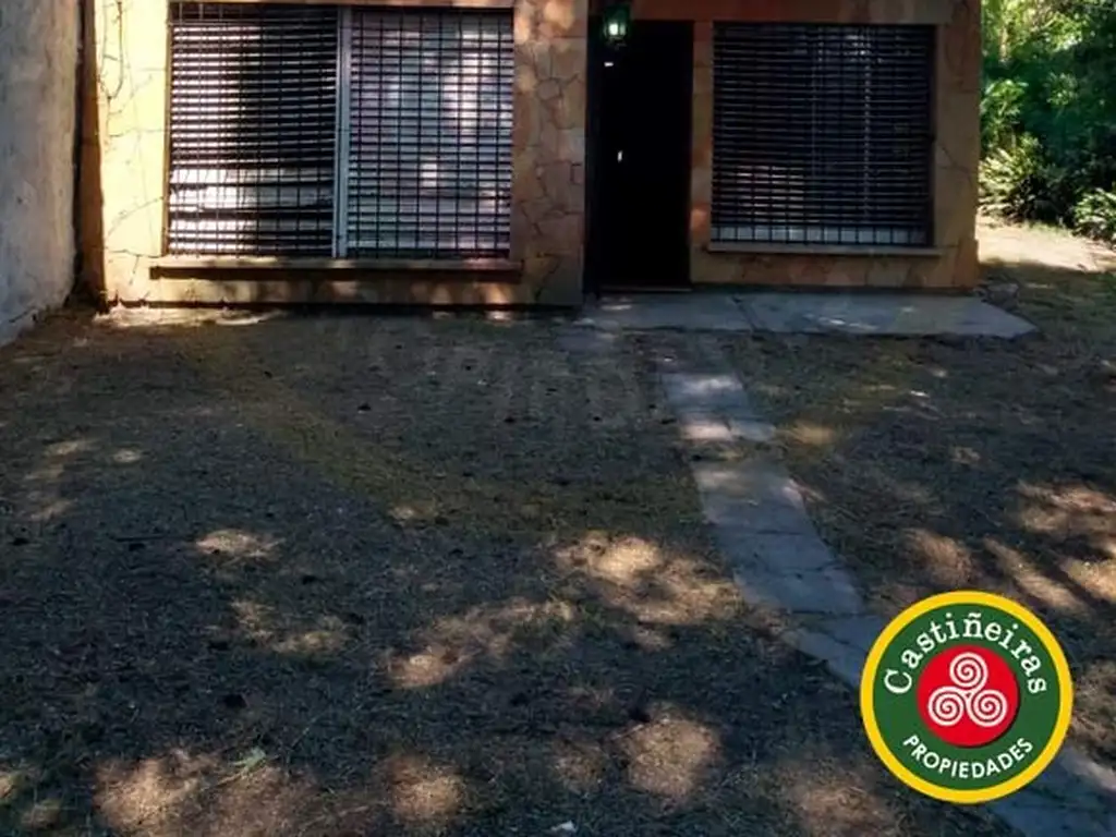 Venta - Casa con importante Lote