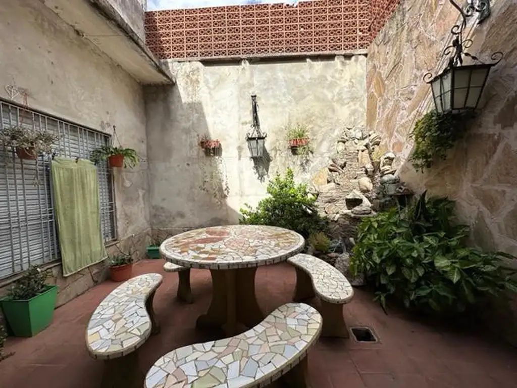 Casa de 3 dormitorios con una cochera en  Barrio Triangulo - Rosario