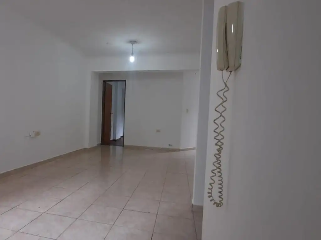 VENTA DEPARTAMENTO - 1 DORM - 1 BAÑO - MUY LINDO - CASEROS 874 - ALBERDI - IDEAL INVERSIONISTAS Y ES