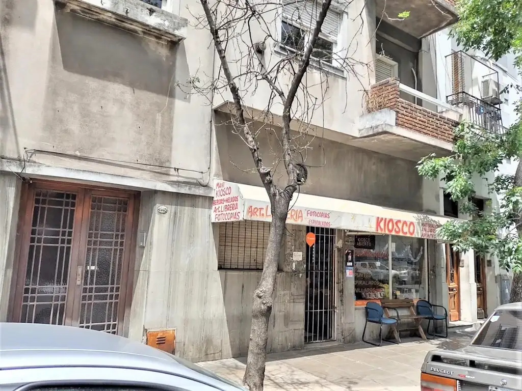 Local con vivienda, a metrdos de Av. Montes de Oca