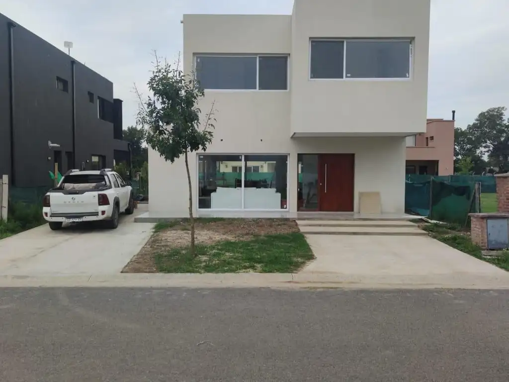 Casa  en Venta en Vila Marina II, Villanueva, Tigre