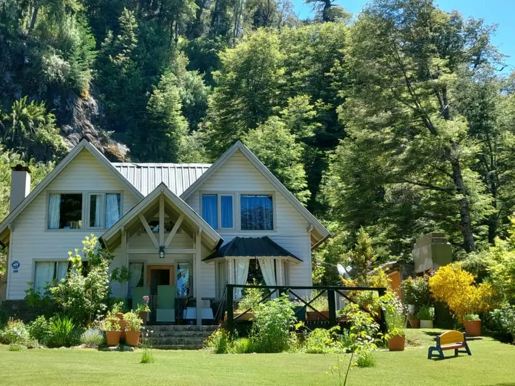 Hermosa casa en Barrio Arauco (cód. 132)