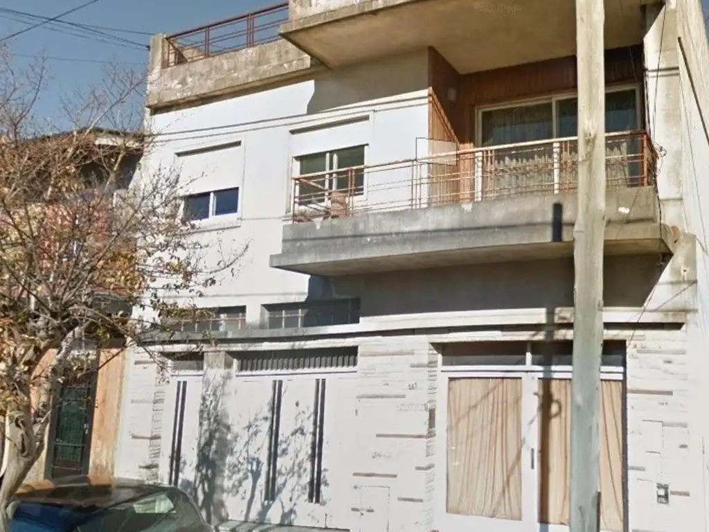 MORON Vivienda multifamiliar en lote de 451m2