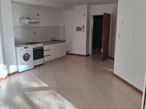 Alquilo departamento de 1 dormitorio en zona centro.