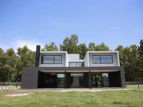 Casa en Venta en La Plata [Cod: ]