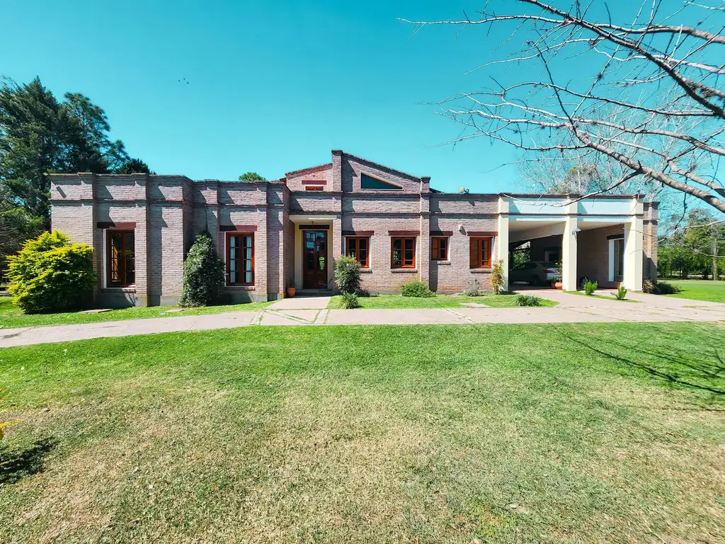 Casa de 3 dormitorios con gran jardín en Ibarlucea