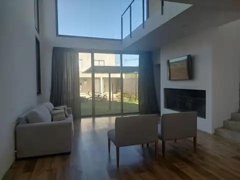 Casa - Venta - Argentina, Guaymallén - CARRIL URQUIZA ML C11 1500