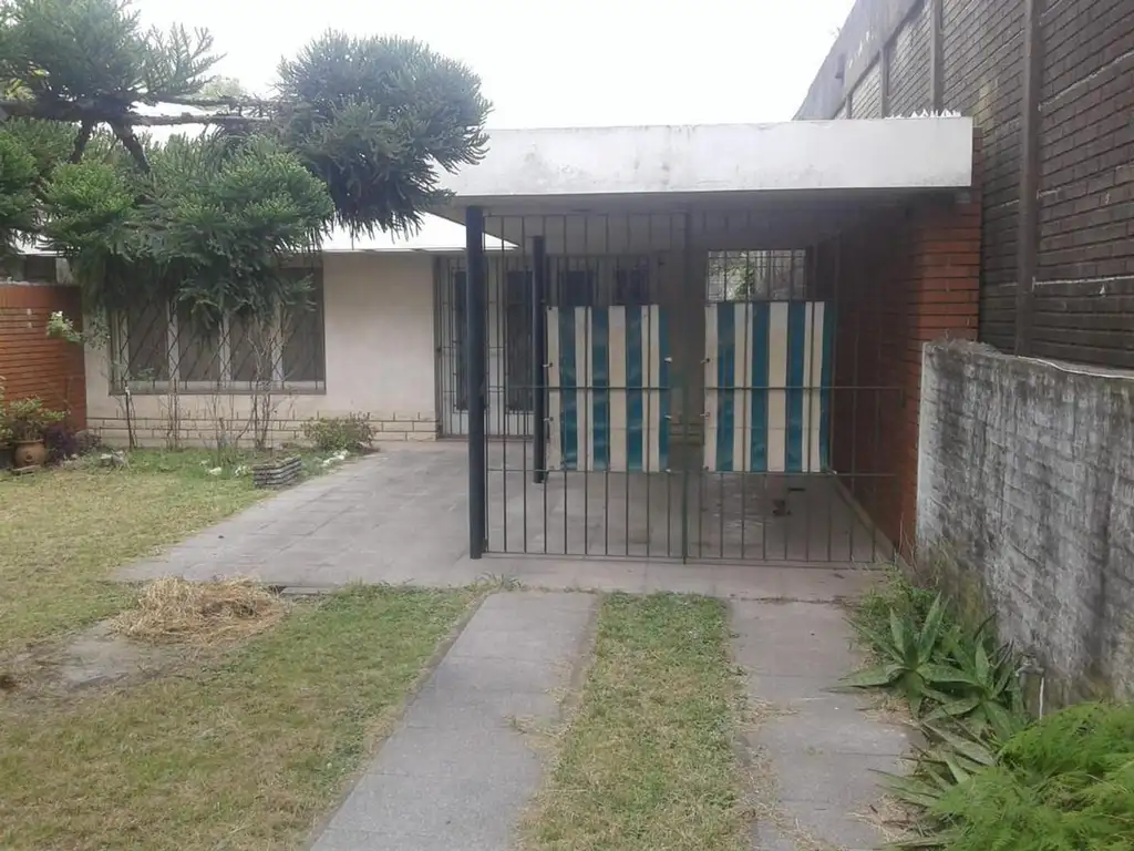 Casa en Venta de cuatro ambientes, Levalle 1076