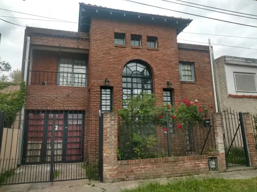 Casa  en Alquiler en La Plata, G.B.A. Zona Sur, Argentina