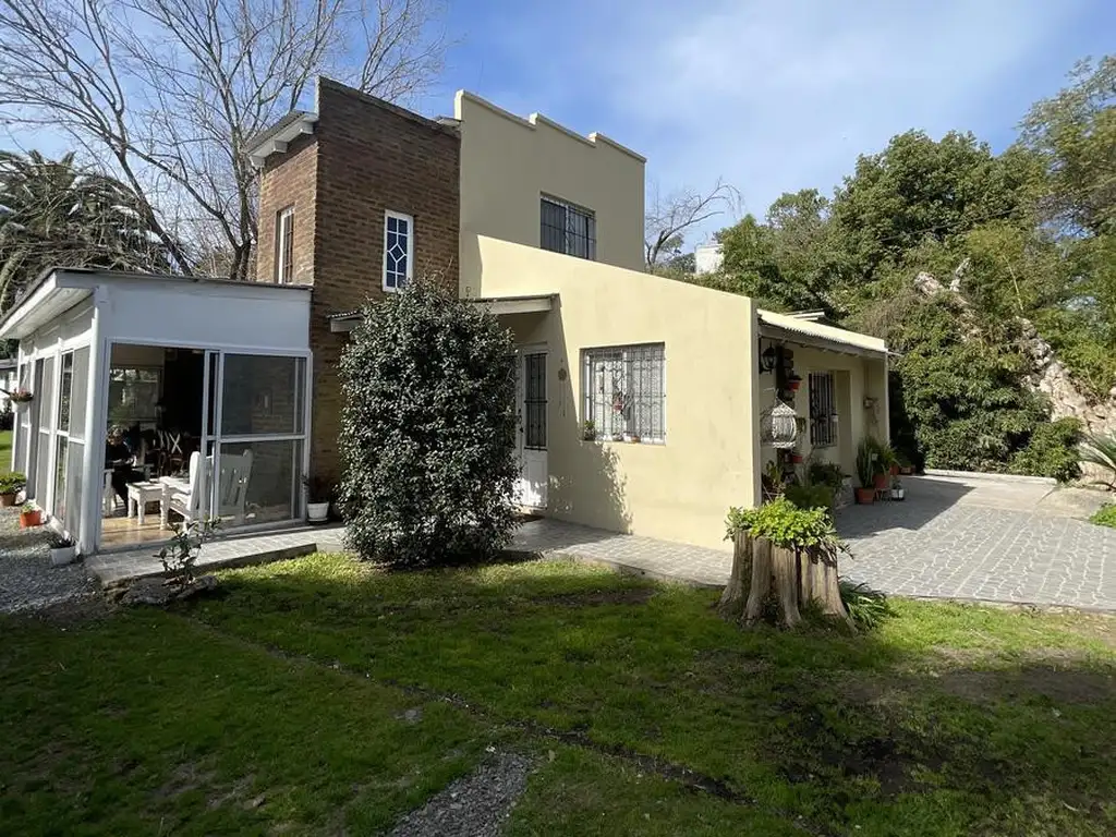 Casa en venta 4 amb en Parque Leloir