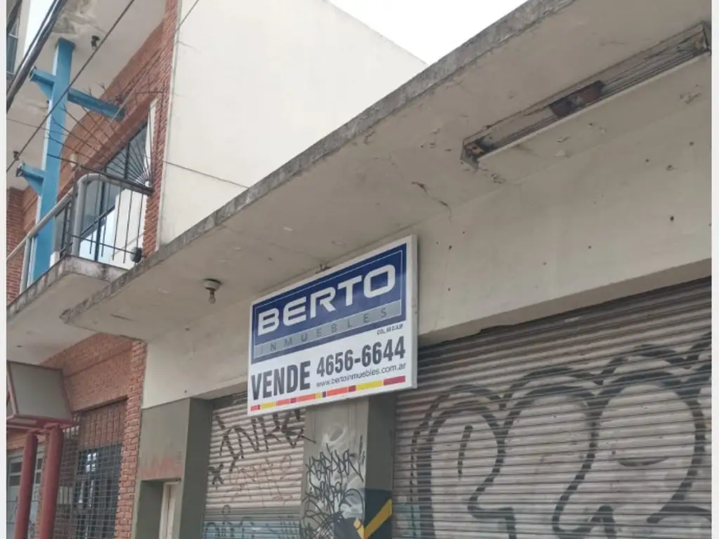 *LOTE DE 8,66 X 50 *COMPUESTO POR 2 LOCALES AL FRENTE Y CASA PH AL FONDO *ZONIFICACION "C3"