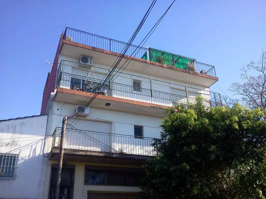 ### APTO CREDITO / VENTA DEPARTAMENTO 2 DORMITORIOS CON TERRAZA / BELLA VISTA ###