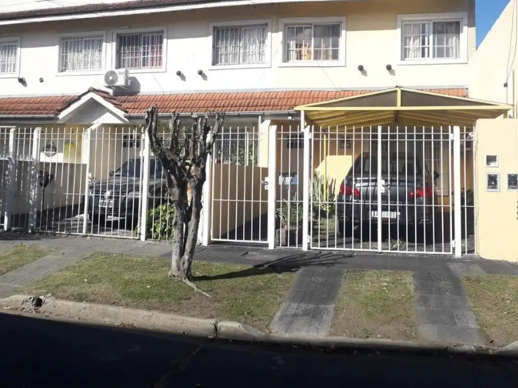 TRIPLEX 5 AMB EN COMPLEJO CERRADO ´´