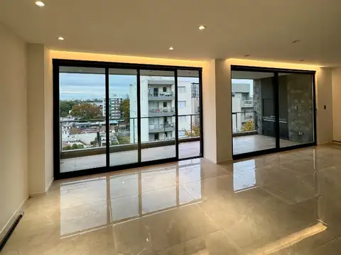 Venta piso completo 4 ambientes piso completo con parrilla y cochera en Saenz Peña!