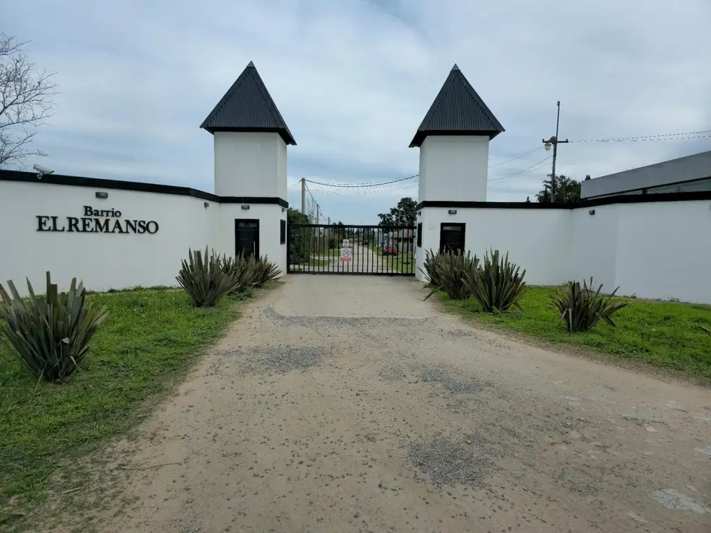 Excelente casa quinta en barrio cerrado