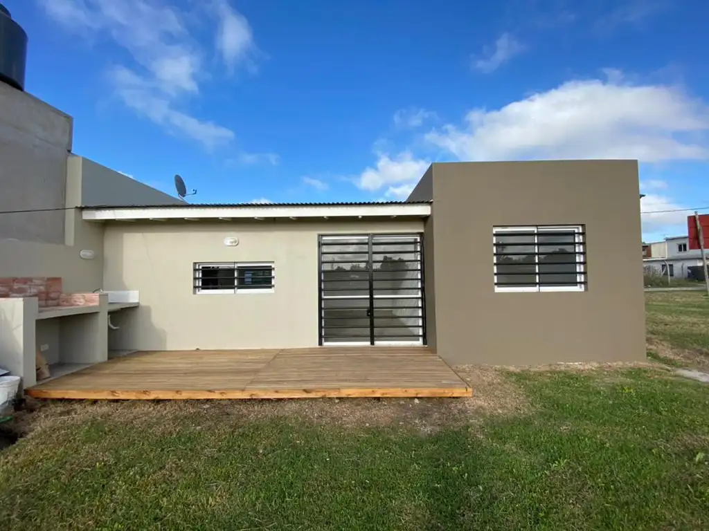 Casa a estrenar 2 dormitorios en Mini Barrio Cerrado La Raquela. Apto credito!