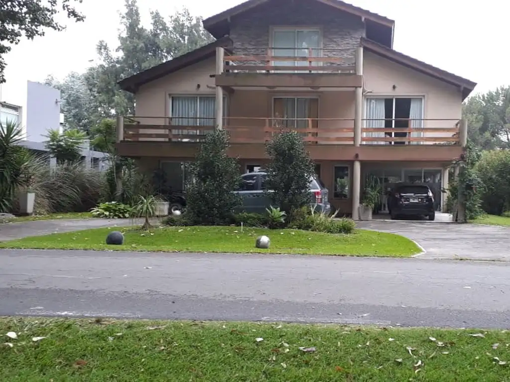 EXCELENTE CHALET EN VENTA EN COUNTRY EL PARAÍSO - GUERNICA