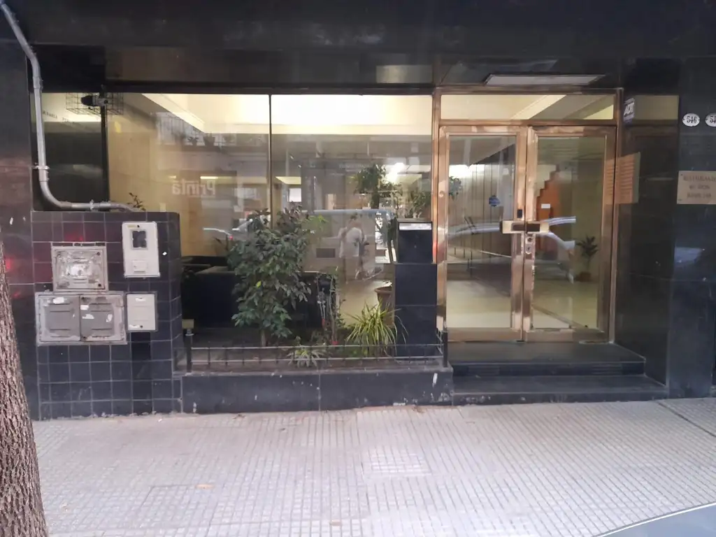 Departamento de 1 ambiente al contrafrente en venta