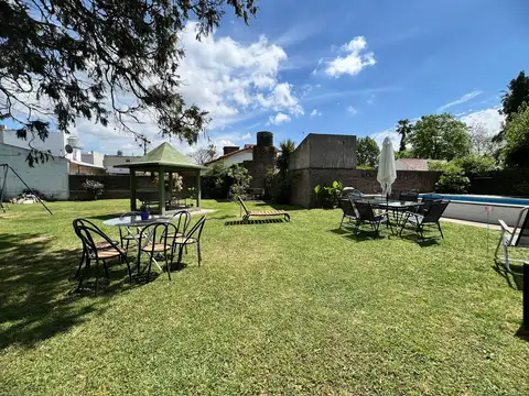 Casa en venta, parque, pileta, Gonnet.