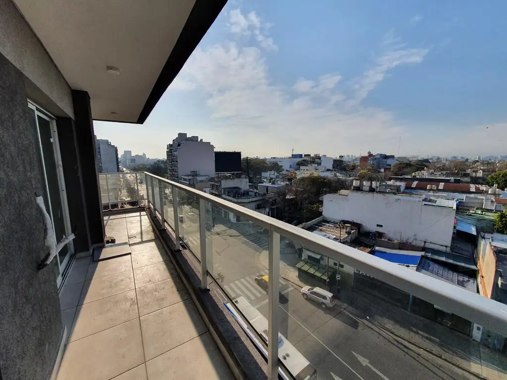 Departamento en semipiso 3 ambientes con balcon en excelente zona y vista bierta-en venta