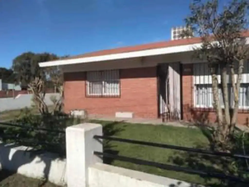 Casa venta  - 2 dormitorios 2 baños - 689mts2 - Mar Del Tuyu