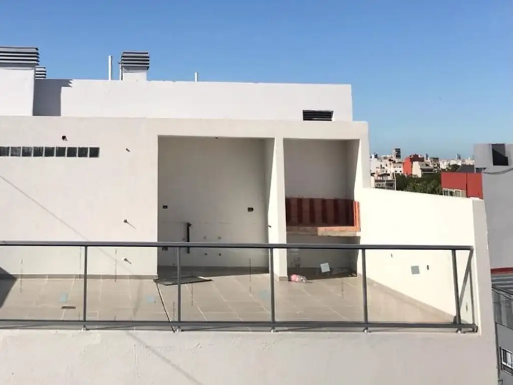 Con terraza propia, Único    2 amb  90m2, haga su OFERTA