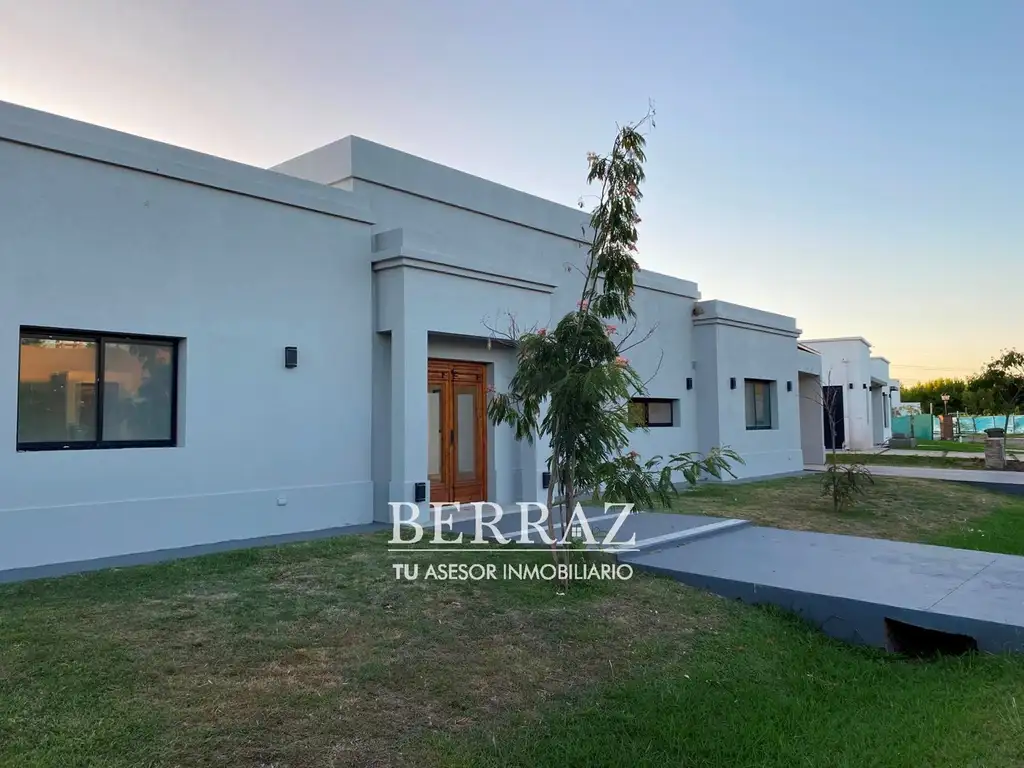 Casa Venta en Altos de Campo Grande Pilar lote de 800 m2