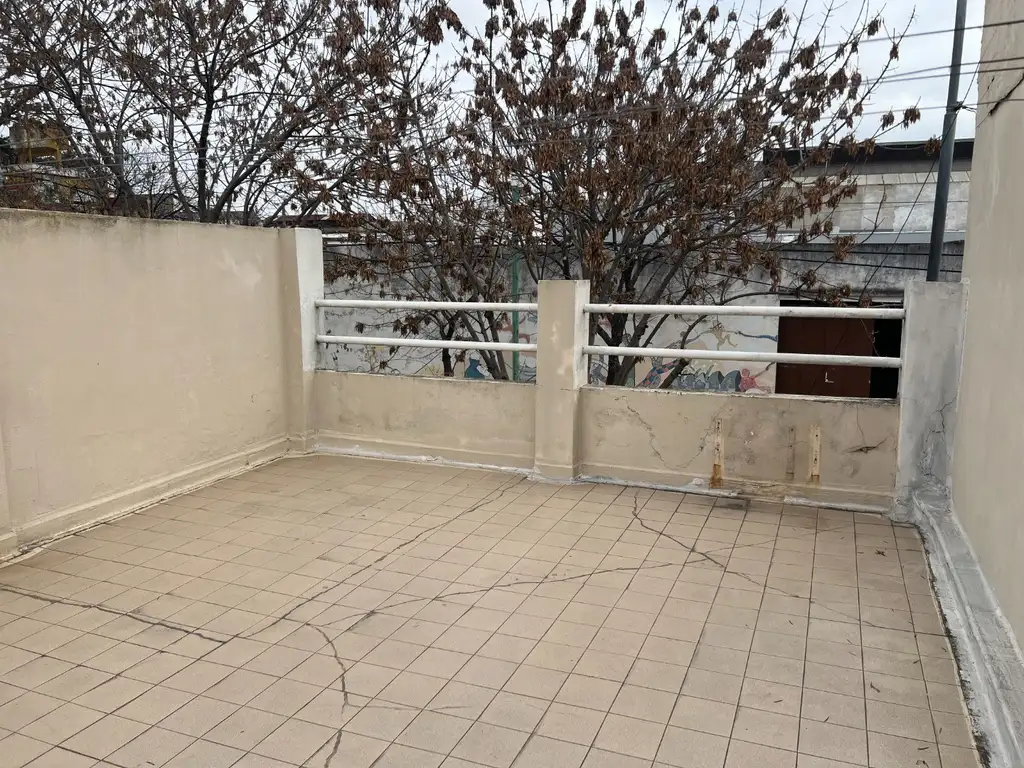 PH 2 AMB CON TERRAZA, 82 m2. Entrada independiente