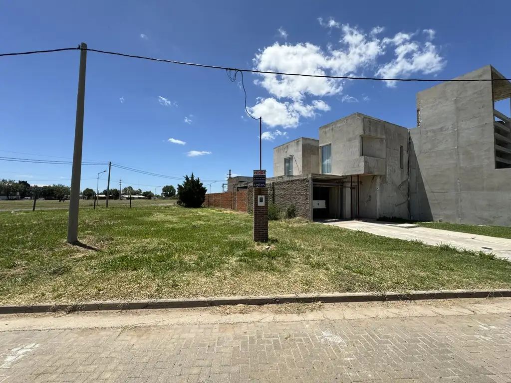 Terreno en barrio Los Cipreses