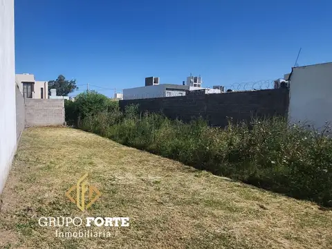 SE VENDE LOTE 180M2 EN Bº NUEVO POETA LUGONES