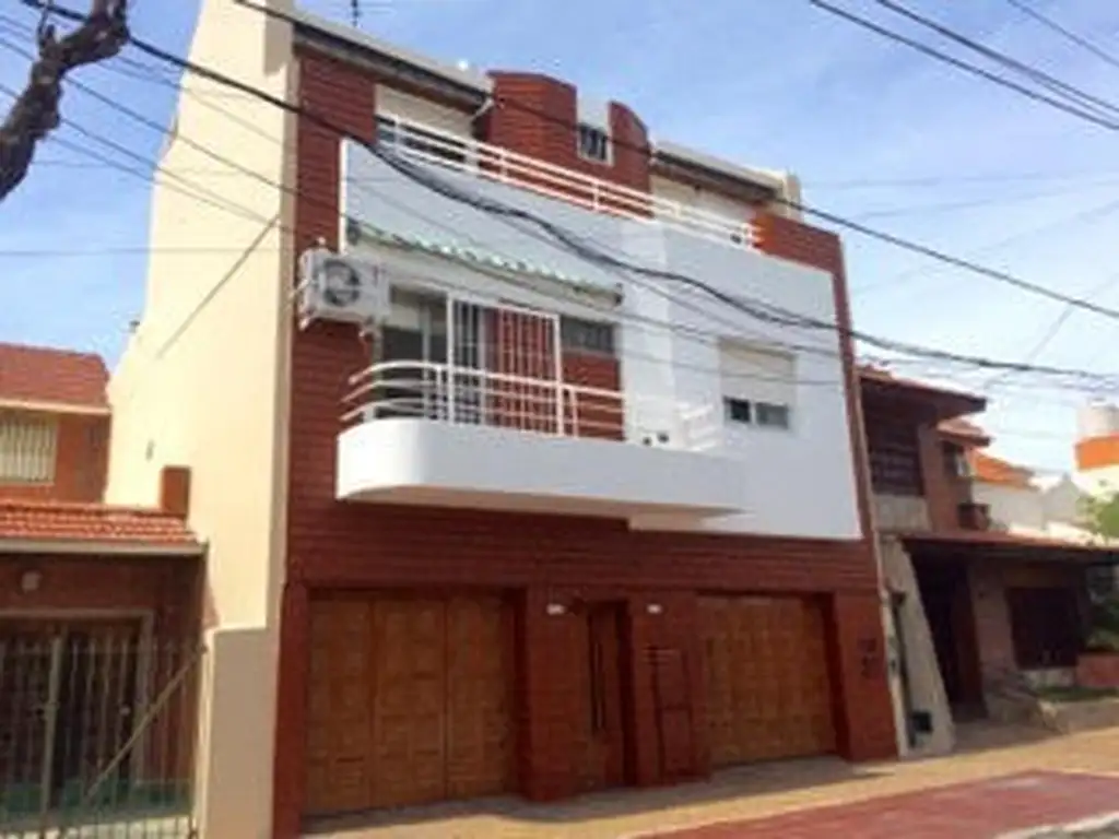 DEPARTAMENTO EN PLANTA ALTA