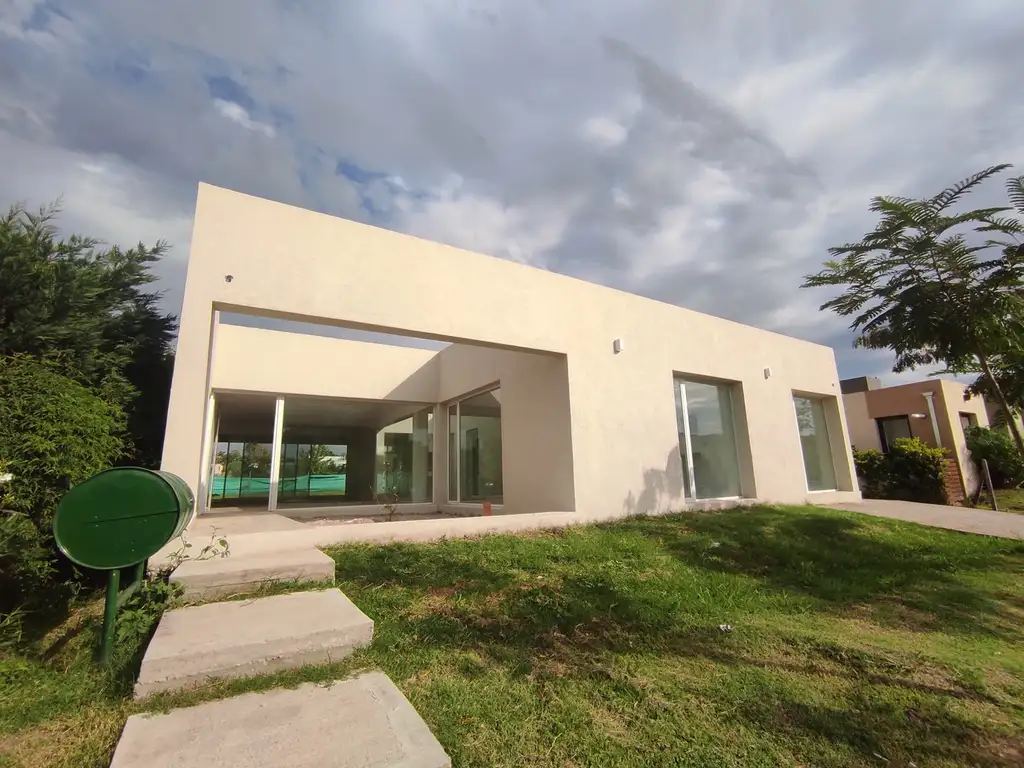 Casa  en Venta ubicado en Santa Guadalupe, Pilar del Este, G.B.A. Zona Norte