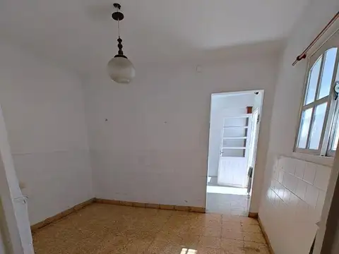 Casa en venta - 2 Dormitorios 1 Baño - 126Mts2 - Azul