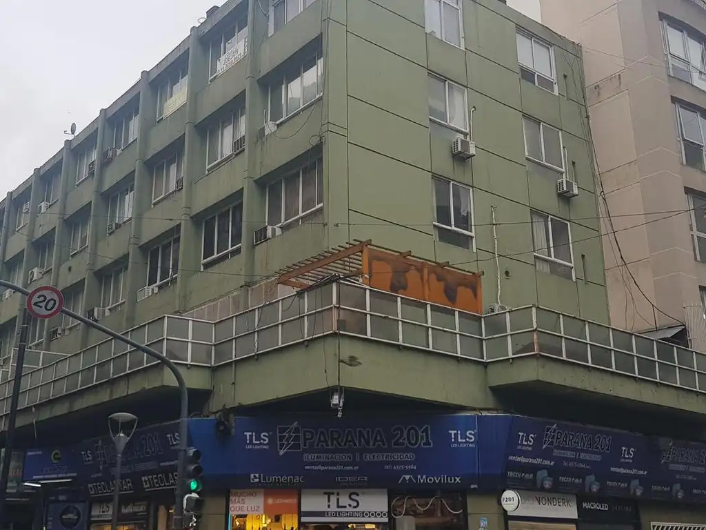 Peron y Montevideo - Monoambiente divisible Apto Prof - Venta