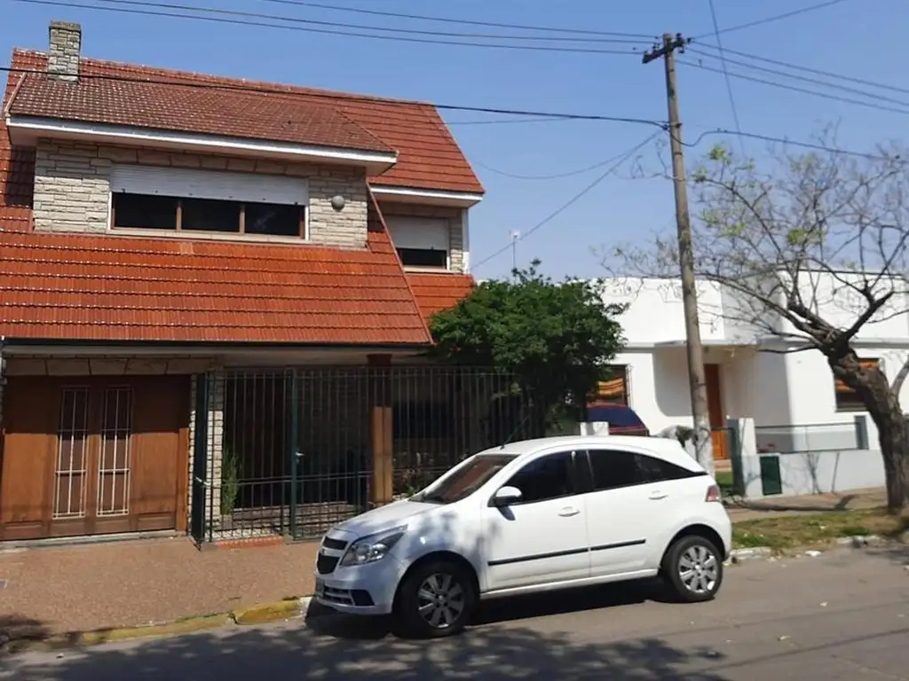 Casa de 5 ambientes con cochera en Venta, Chaco 72