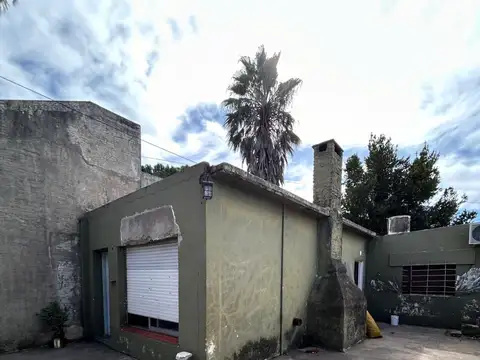 CASA EN VENTA EN PEHUAJÓ A REFACCIONAR