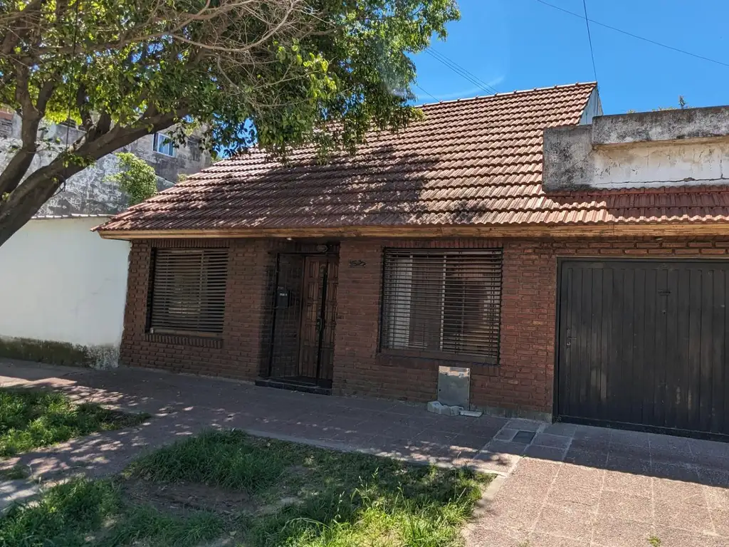 PH tipo CASA en VENTA - B De ASTRADA  3620, M Chingolo Lanus