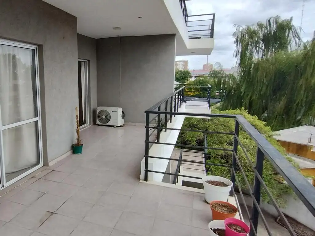 Departamento en venta en Pilar 3 AMBIENTES BALCON TERRAZA lavadero luminoso piso alto cocina separad