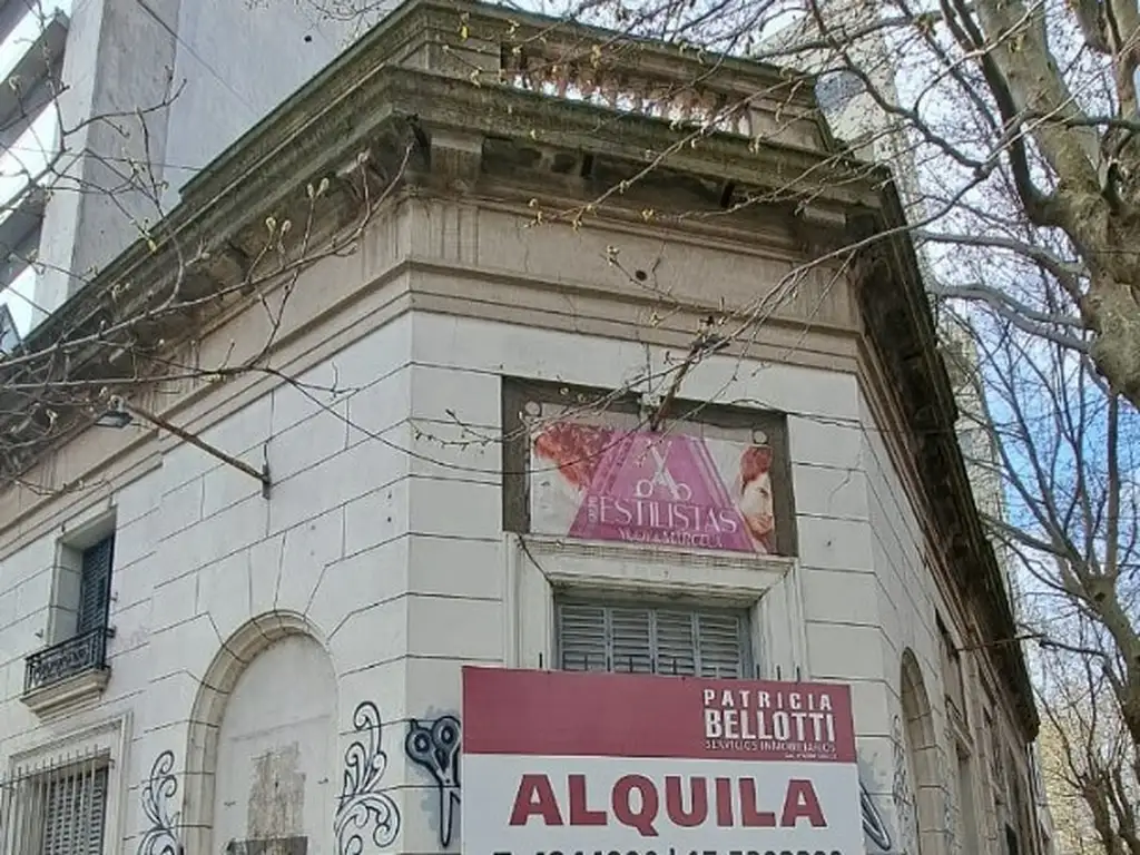 Casona para destino comercial en Alquiler - Zona Plaza Moreno - La Plata