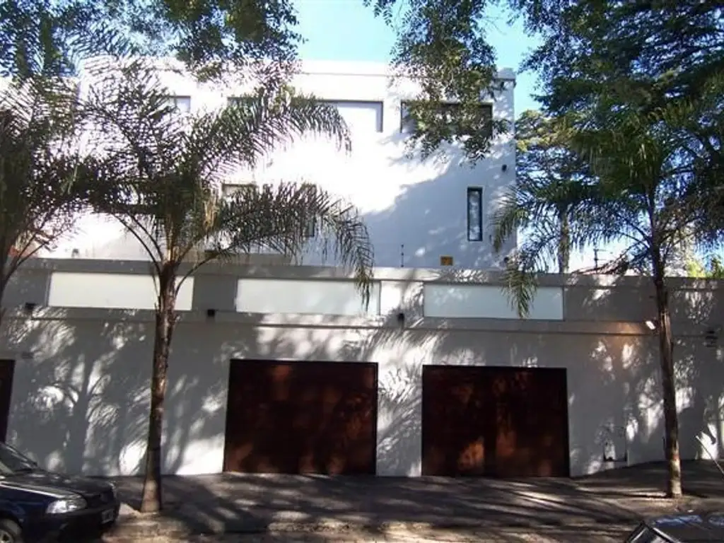 CASA EN VENTA Y ALQUILER VICENTE LOPEZ MADERO 1260 IMPECABLE