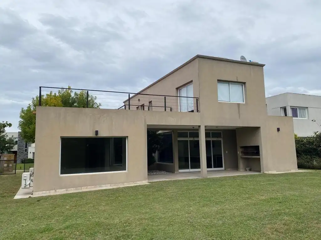 Casa  en Venta en Haras Santa Maria, Escobar, G.B.A. Zona Norte